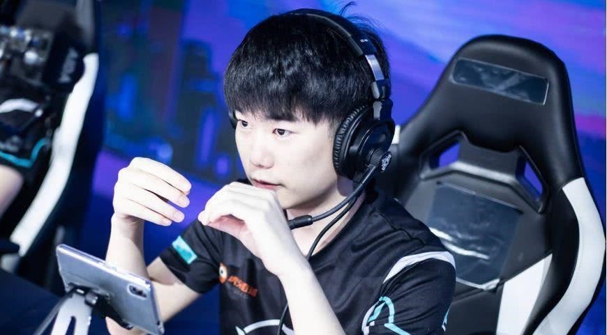 单骑救主 力挽狂澜 G2 2-1 战胜NiP完成复仇