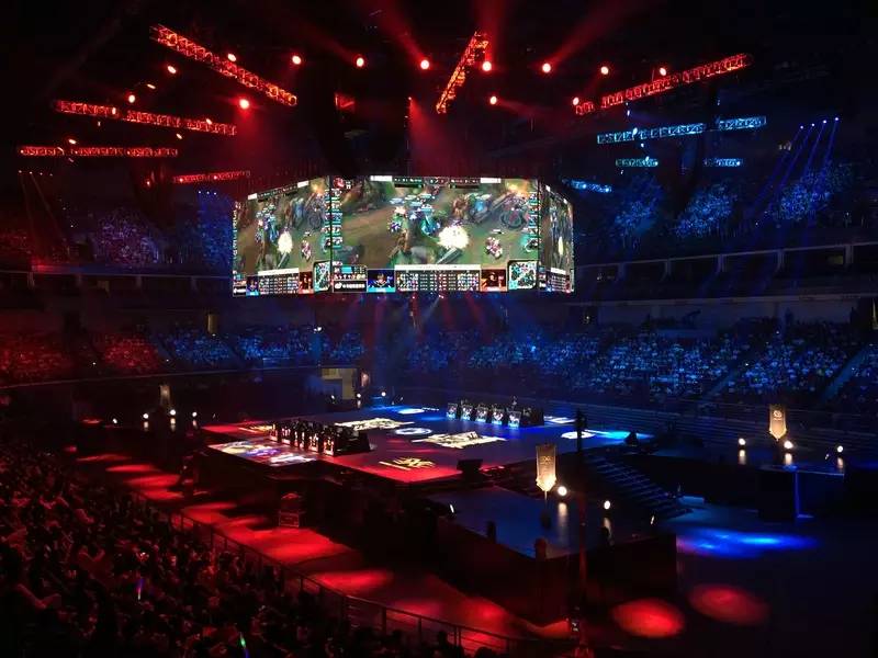 Ale：今天拿到MVP挺意外的，因为这个版本和上路没什么关系