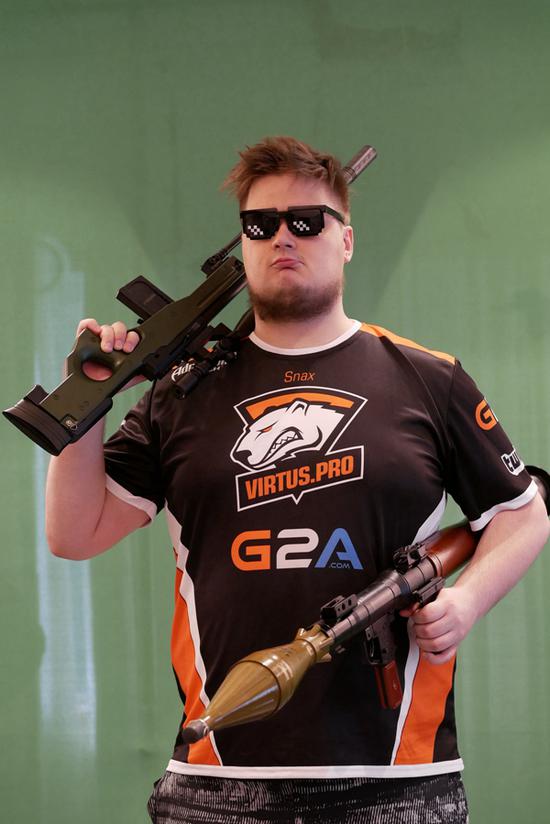 NAVI与 Spirit 在IEM Katowice 2025的比赛最佳精彩瞬间