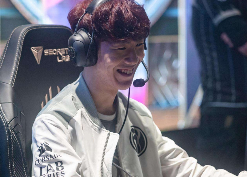 lmbt 与 STYKO 和 oskar 组建了一个新团队。