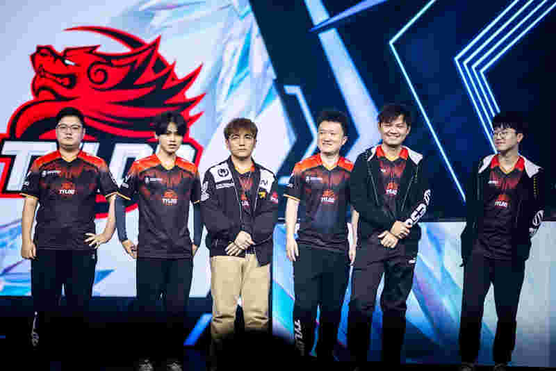 【lpl战报】TES 2-0 LGD：knight瑞兹无解发挥 TES快刀斩乱麻战胜LGD