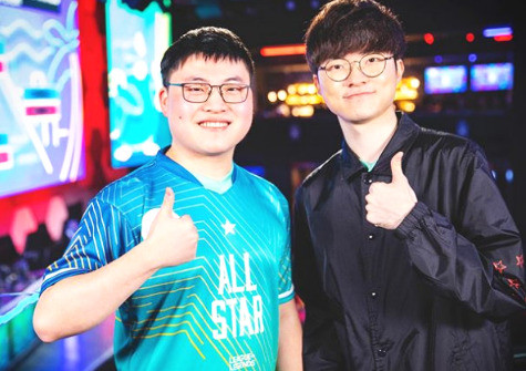 Uzi ： 我很高兴今天能见到这么多老朋友。